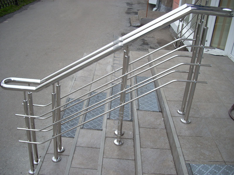 Металлические ограждения: перила и поручни для лестниц из нержавеющей стали, алюминия и черного металла | Монтаж и выбор качественных изделий